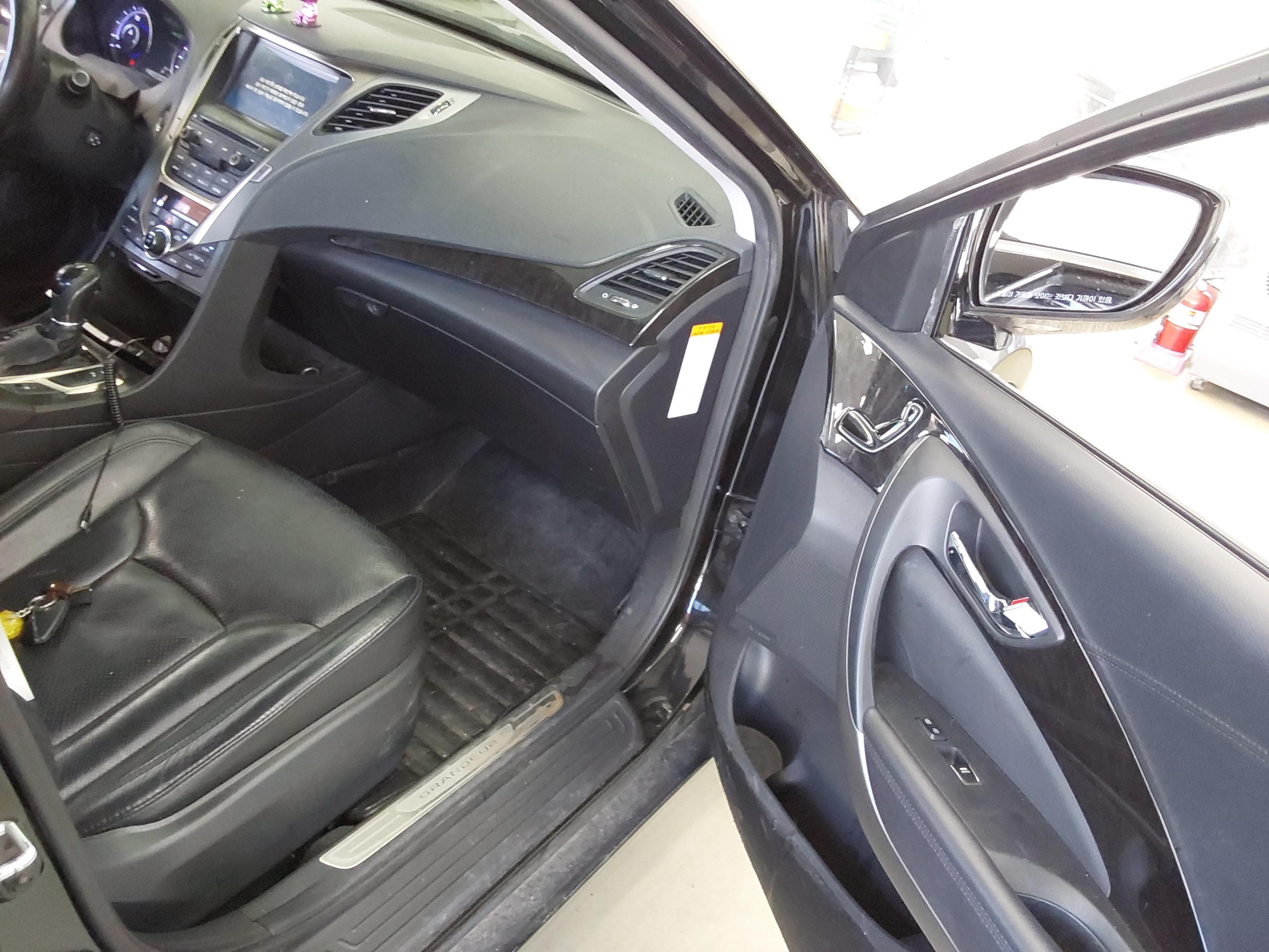 Hyundai Grandeur - 16