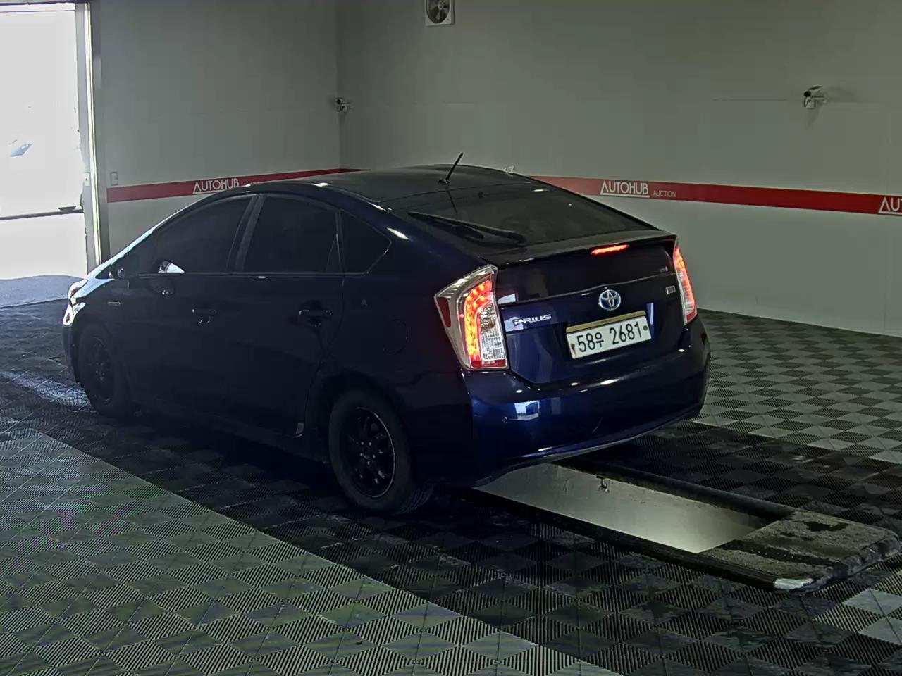 Toyota Prius - 5
