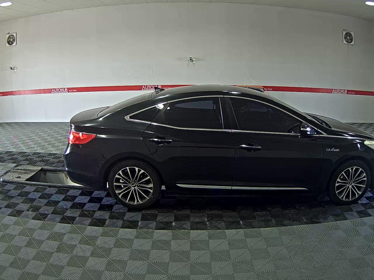 Hyundai Grandeur - 3