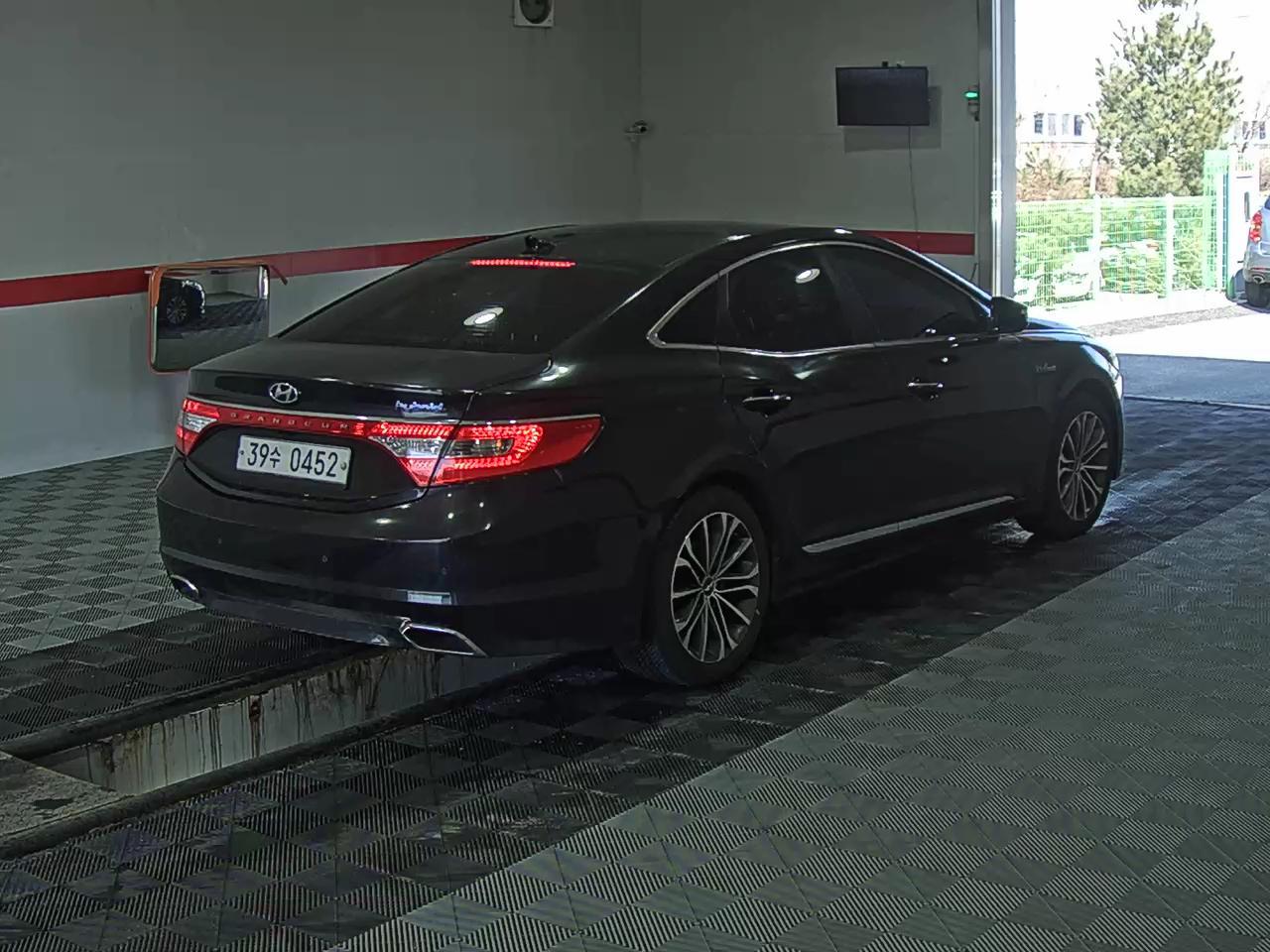 Hyundai Grandeur - 4