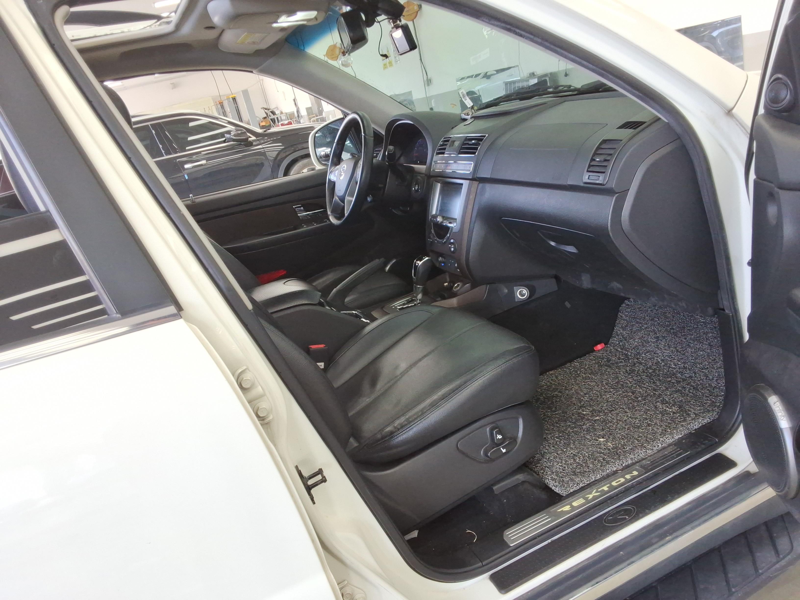 KG Mobility Rexton 2015 - Image 14