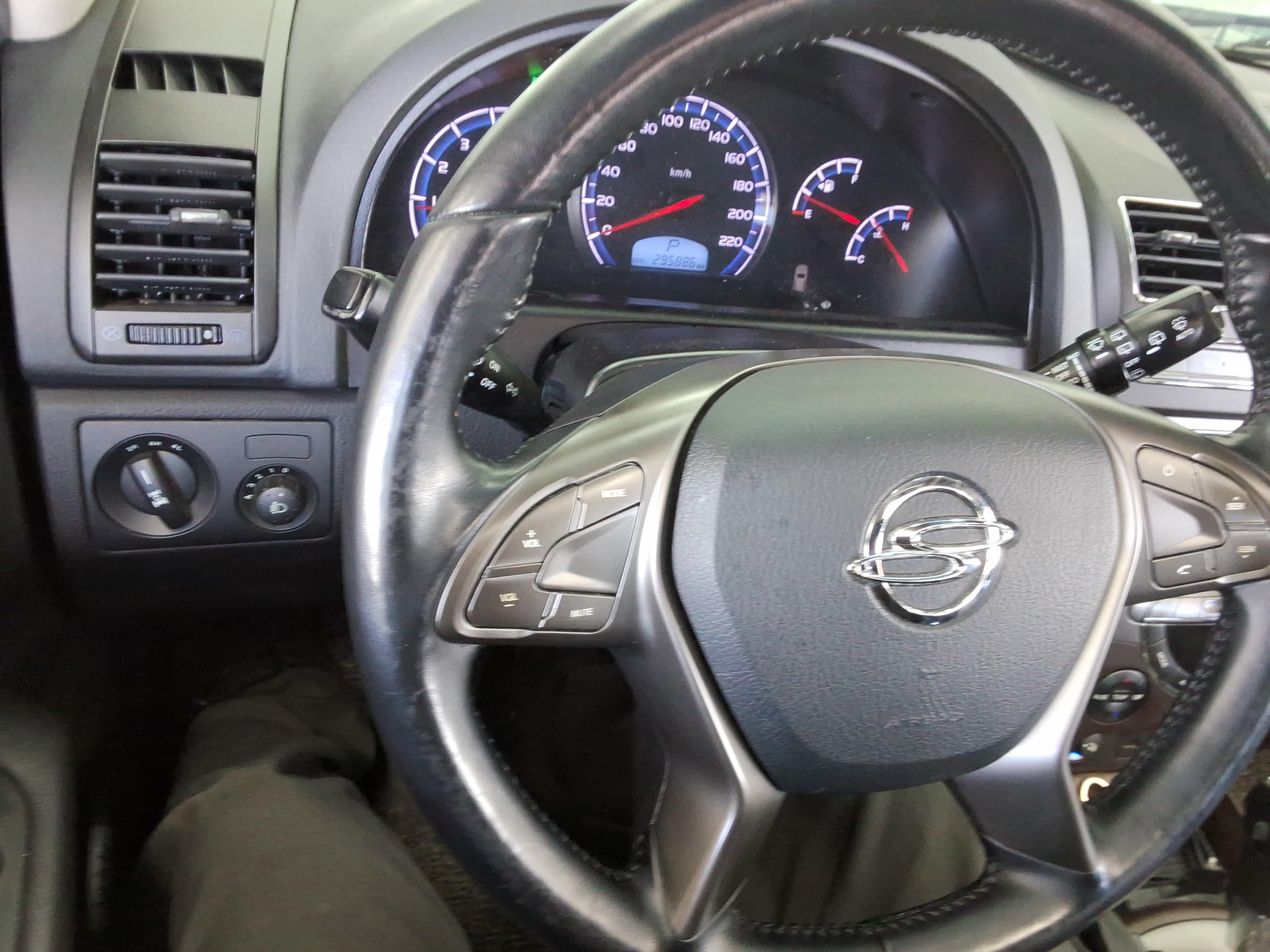 KG Mobility Rexton 2015 - Image 17