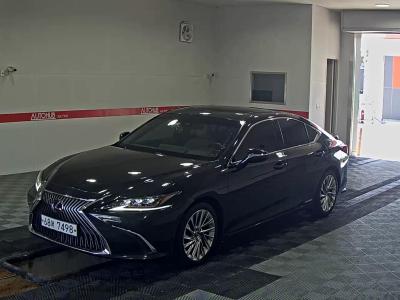 Lexus ES 2019 | kocars